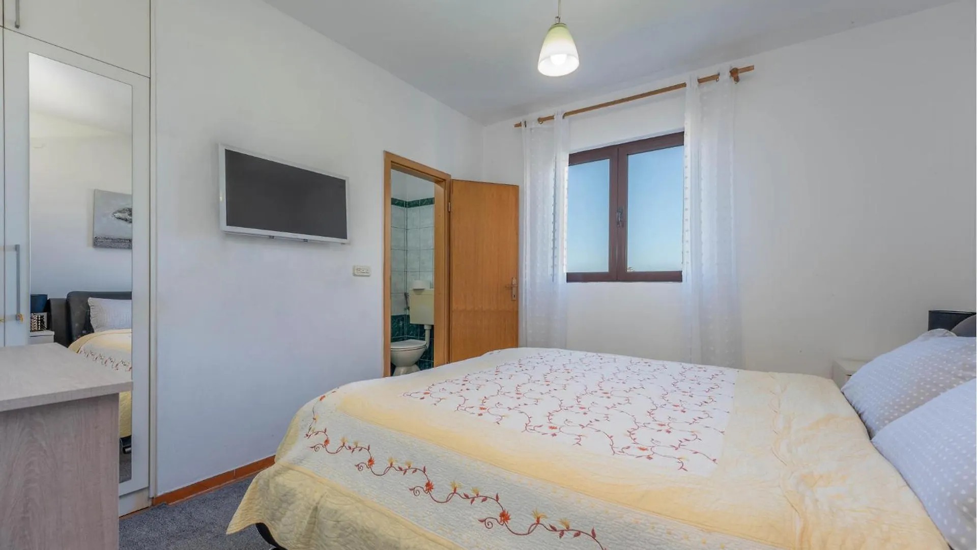 Awesome Apartment In Bibinje With Wifi